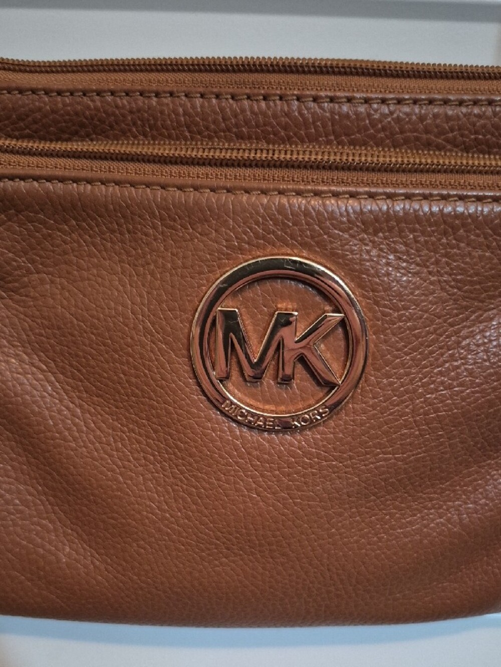 Michael Kors Tan Pebbled Leather Crossbody Bag with MK Emblem - Picture 2 of 5